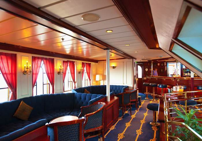 ©Star Clippers Star Clipper Lounge.jpg